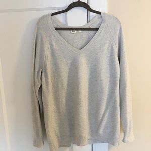 Gap sweater